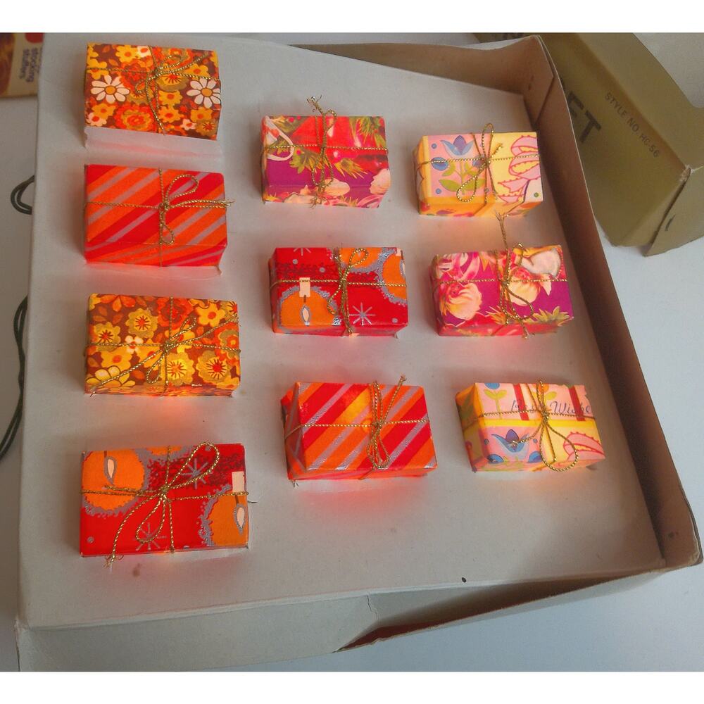 Vintage Golden Sleigh Christmas Presents 10 Light Blow Mold Set READ - Picture 5 of 6